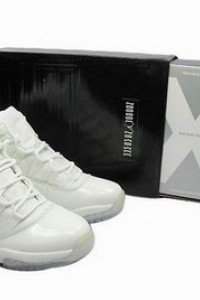 Air Jordan XI (11) Retro Women all white