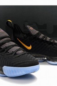 Nike LeBron 16 black