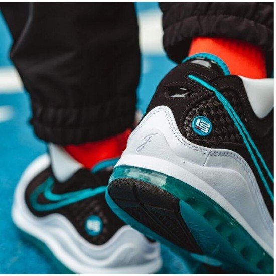Nike LeBron 7 “Red Carpet”-1